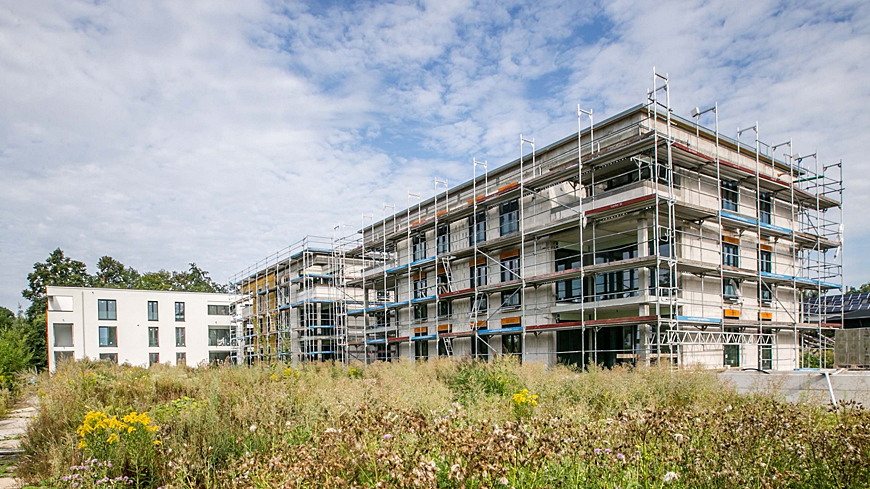 Fassadenarbeiten am mittleren Gebäude starten